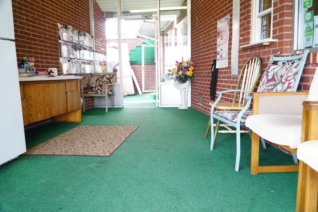 Knob Hill Motor Lodge Hillsville Exteriér fotografie